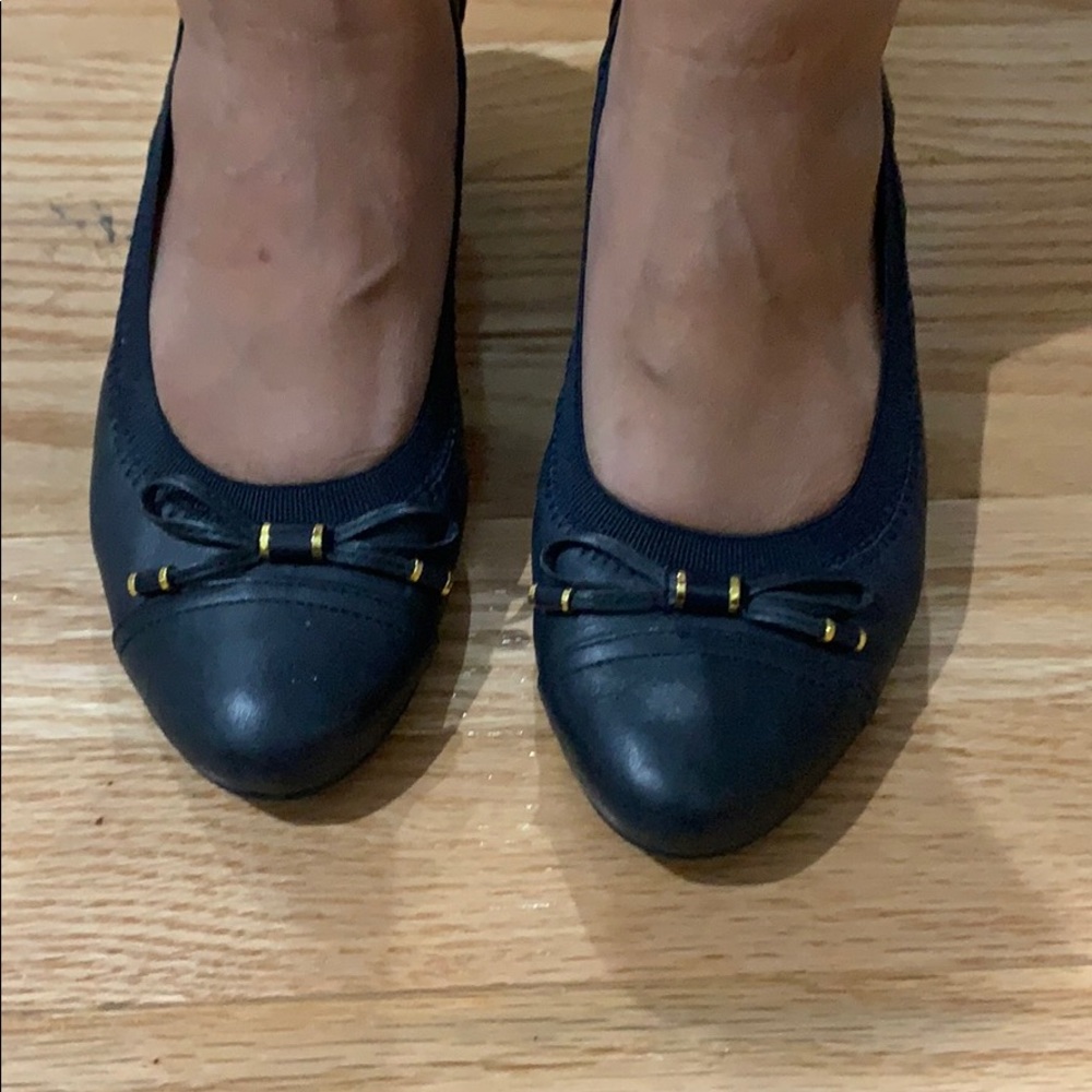 Shoes - Picture 4 of 8